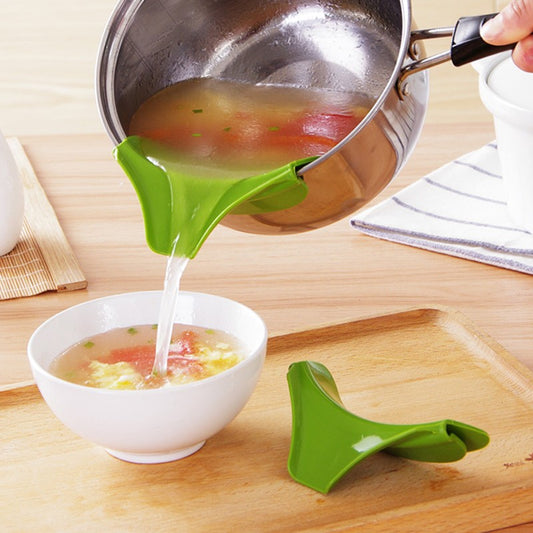 Silicone funnel for pot