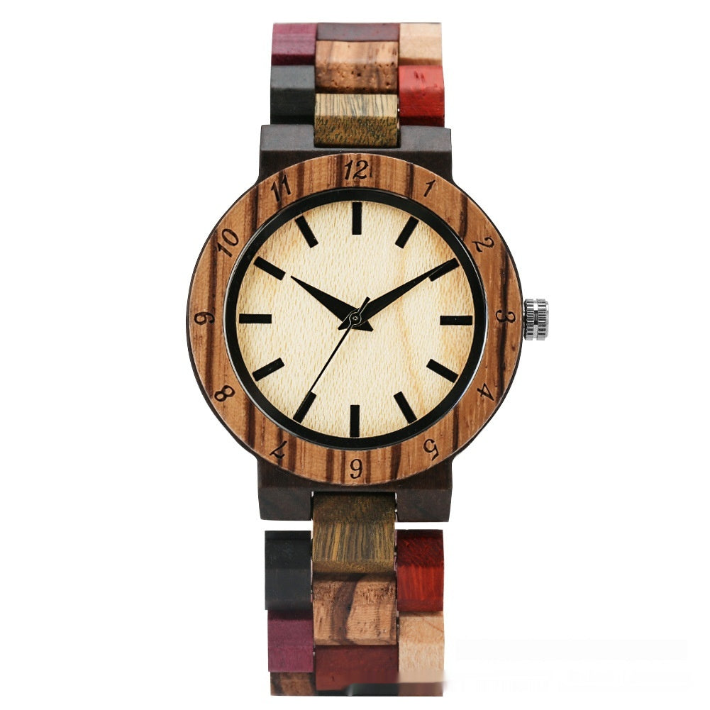 Reloj clásico de madera y cuarzo